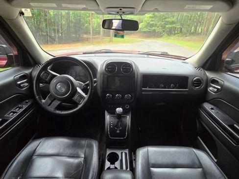 Used 2016 Jeep Patriot High Altitude AWD/4WD image 6