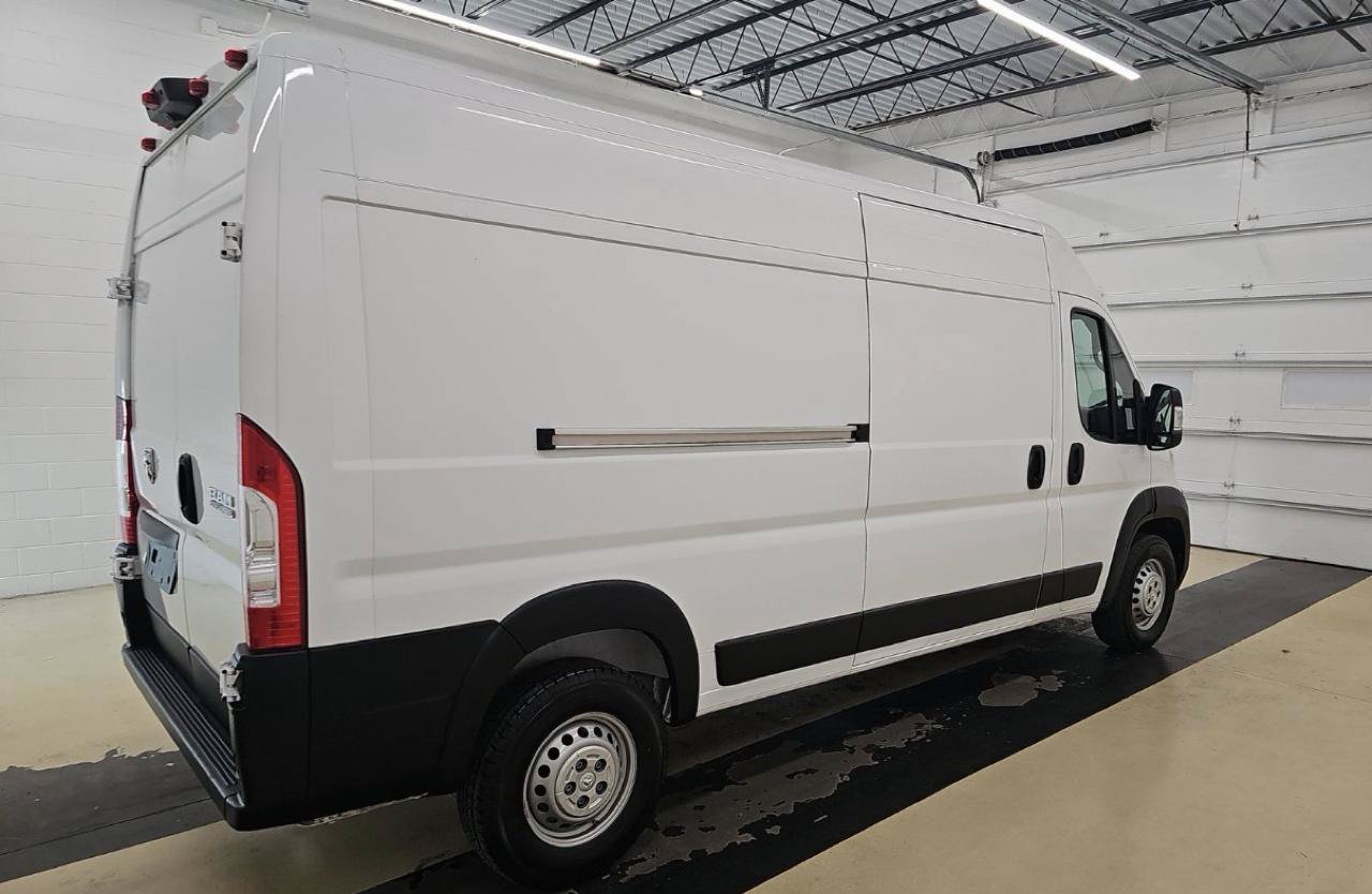 Used 2024 RAM ProMaster 2500 w/ Convenience Group FWD image 2