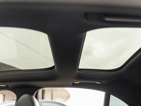 Used 2017 Mercedes-Benz E 300 4MATIC image 22