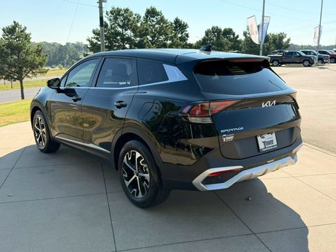 Used 2024 Kia Sportage EX FWD image 4