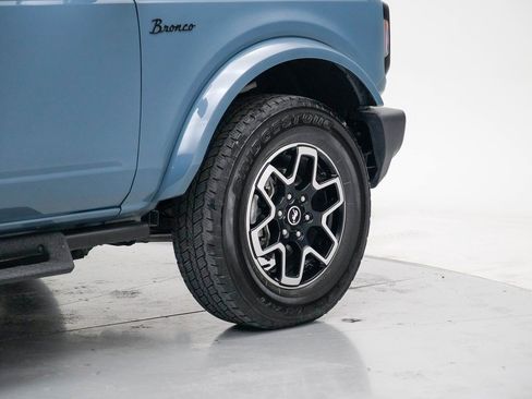 Used 2023 Ford Bronco Outer Banks image 11