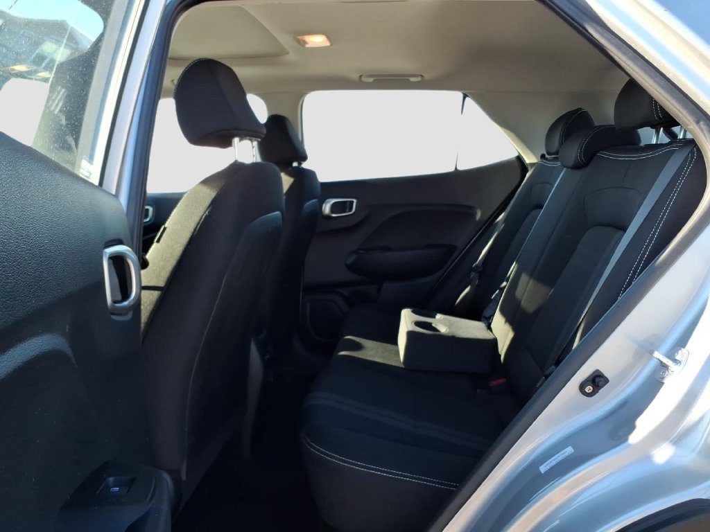 Used 2025 Hyundai Venue SEL FWD image 15