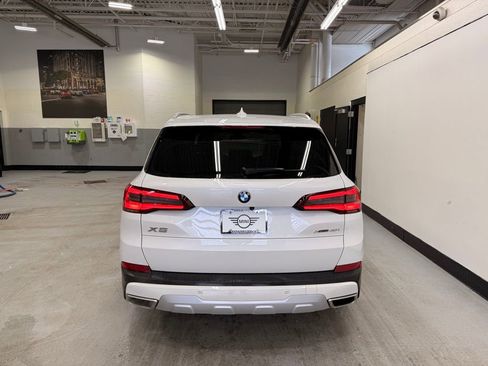 Used 2022 BMW X5 xDrive40i w/ Premium Package image 4