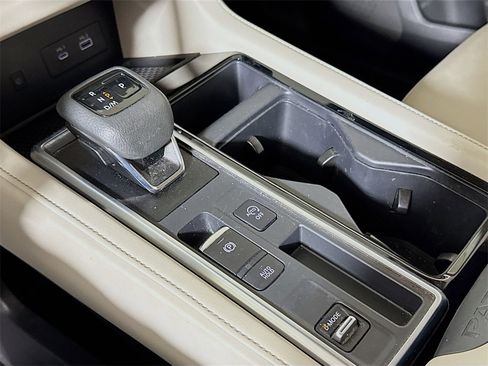 Used 2023 Nissan Pathfinder SL image 15