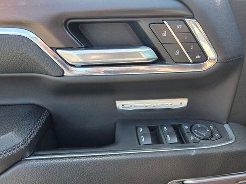 Used 2024 GMC Sierra 1500 Denali w/ Technology Package AWD/4WD image 30