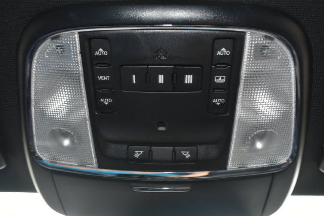 Used 2017 Chrysler 300 S RWD image 35