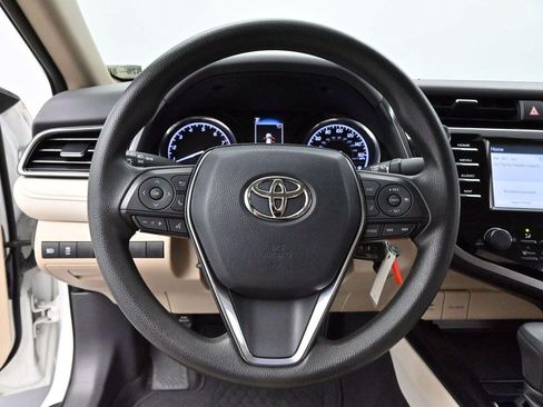 Used 2019 Toyota Camry LE FWD image 14