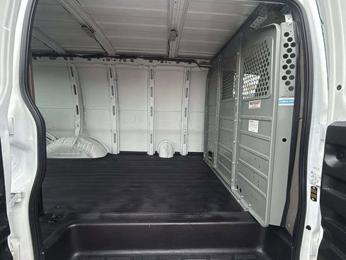 Used 2021 Chevrolet Express 2500 w/ Driver Convenience Package RWD image 12