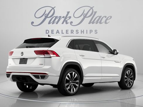 Used 2021 Volkswagen Atlas Cross Sport SE w/ Panoramic Sunroof Package FWD image 3
