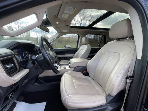 Used 2024 Ford Expedition Max Limited image 32