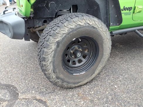 Used 2018 Jeep Wrangler Unlimited Sport image 7