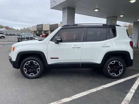 Used 2015 Jeep Renegade Trailhawk AWD/4WD image 8