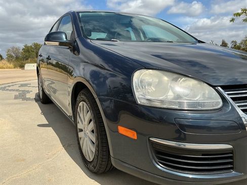 Used 2010 Volkswagen Jetta S FWD image 9