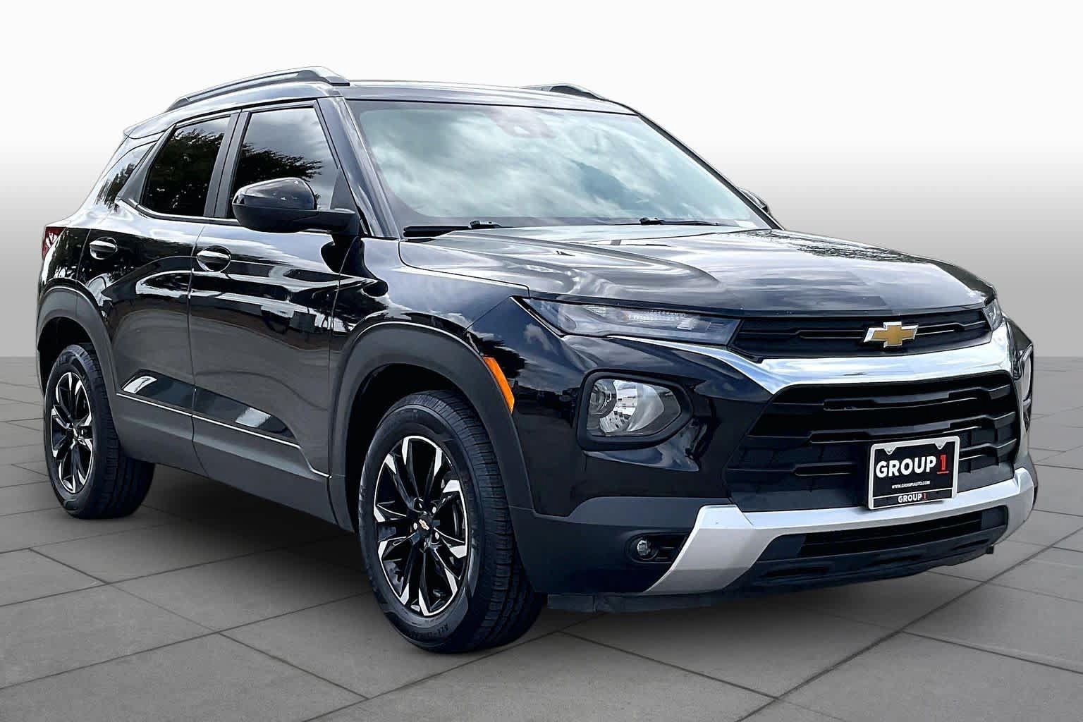 Used 2021 Chevrolet TrailBlazer LT w/ Convenience Package FWD image 3