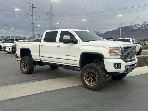 Used 2016 GMC Sierra 3500 Denali w/ Duramax Plus Package image 32