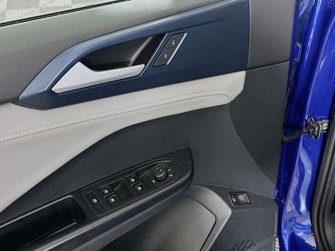 Used 2024 Volkswagen Taos SE image 15