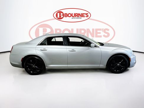 Used 2019 Chrysler 300 Touring L w/ Quick Order Package 22F AWD/4WD image 12