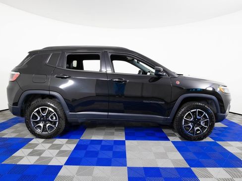 Used 2024 Jeep Compass Trailhawk image 4