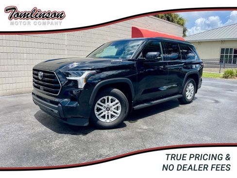 Used 2025 Toyota Sequoia SR5 AWD/4WD image 1