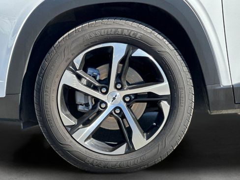 Used 2024 Chevrolet Trax RS w/ Sunroof Package image 34