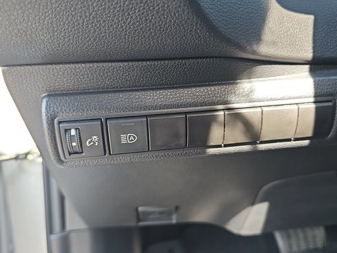 Used 2023 Toyota Corolla LE FWD image 25