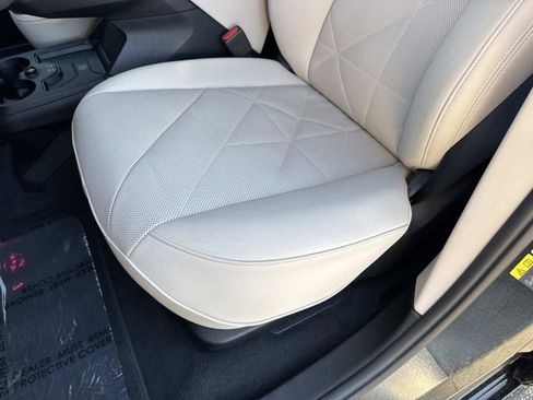 Certified 2025 BMW iX xDrive50 image 19