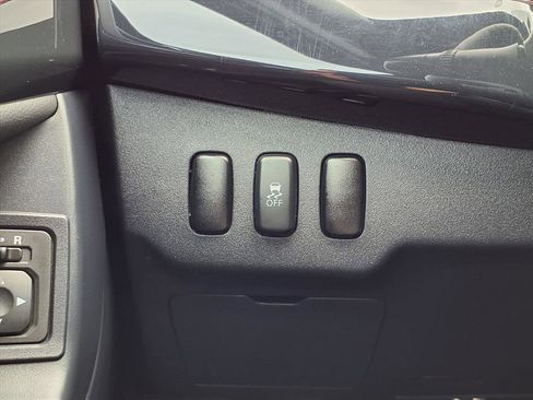 Used 2017 Mitsubishi Lancer LE image 10