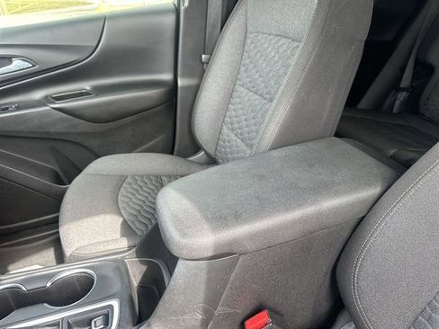 Used 2018 Chevrolet Equinox LT image 23