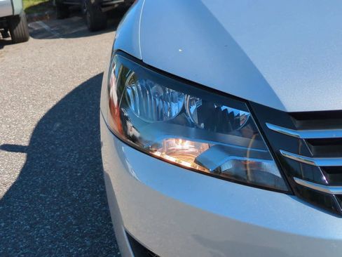 Used 2013 Volkswagen Passat 2.5 SE image 10