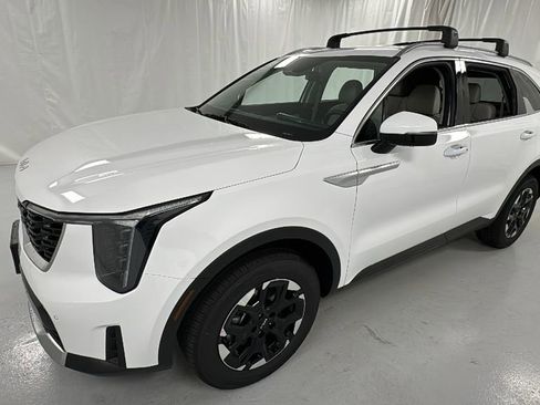 New 2025 Kia Sorento S image 7