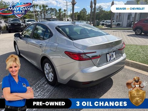 Used 2025 Toyota Camry LE FWD image 6