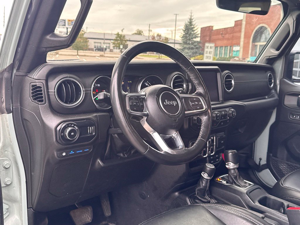 Used 2023 Jeep Wrangler Unlimited Sahara w/ Cold Weather Group AWD/4WD image 9