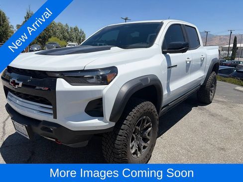 Used 2024 Chevrolet Colorado ZR2 w/ Technology Package AWD/4WD image 6