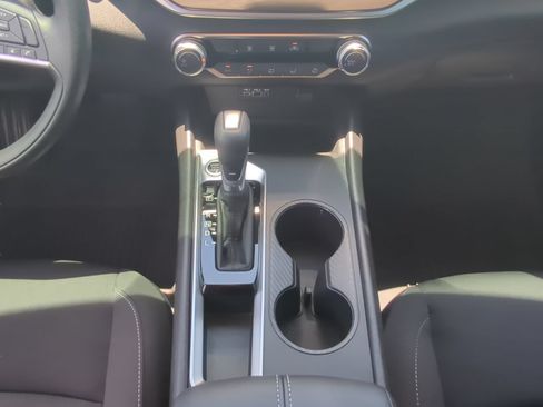 Used 2025 Nissan Altima 2.5 SV FWD image 16