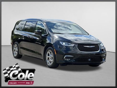 Used 2024 Chrysler Pacifica Limited FWD image 1