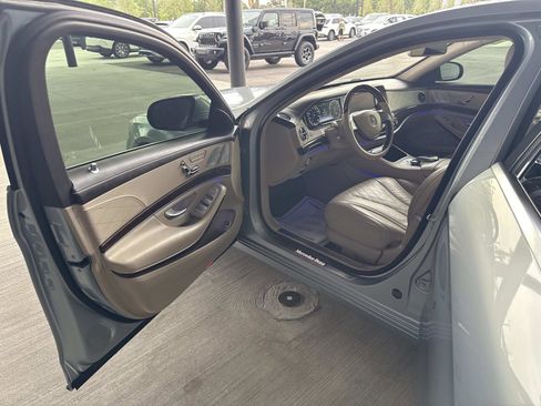 Used 2017 Mercedes-Benz S 550 4MATIC Sedan image 18