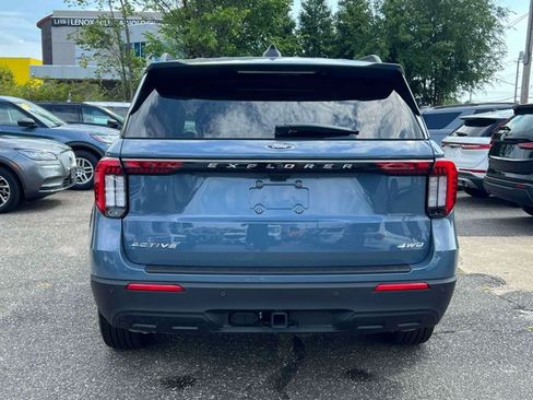 Used 2026 Ford Explorer Active AWD/4WD image 7
