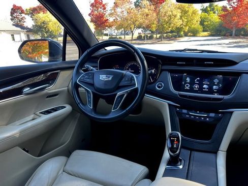 Used 2017 Cadillac XT5 Luxury w/ Driver Awareness Package image 31