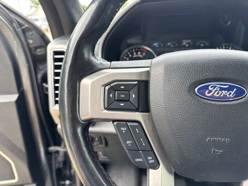Used 2018 Ford F150 Platinum w/ Equipment Group 701A Luxury AWD/4WD image 22