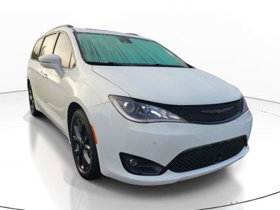 Used 2019 Chrysler Pacifica Limited w/ Advanced Safetytec Group