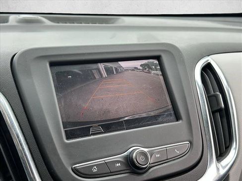 Used 2023 Chevrolet Equinox LS image 9