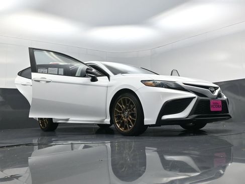 Used 2023 Toyota Camry SE image 23