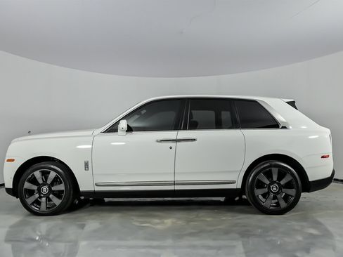 Used 2023 Rolls-Royce Cullinan w/ Leather Finishing Pack image 7