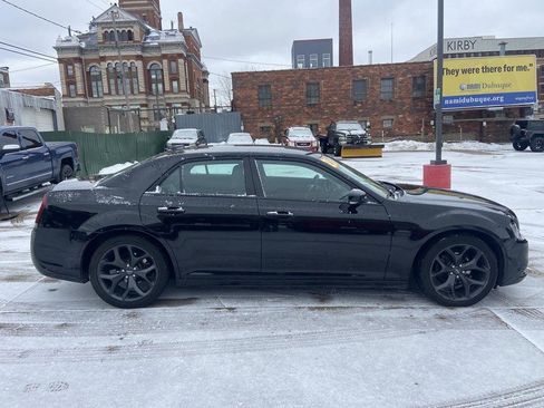 Used 2021 Chrysler 300 S image 9