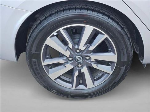 Used 2025 Nissan Versa SV FWD image 15