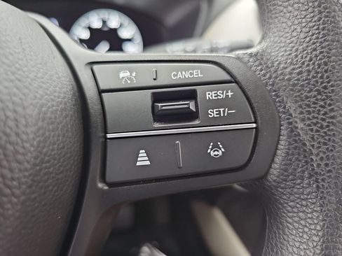Used 2025 Honda HR-V LX image 25