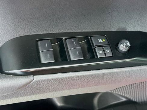 Certified 2025 Toyota Camry SE w/ Convenience Package FWD image 18