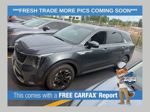Used 2024 Kia Sorento S w/ Panoramic Sunroof Package FWD image 1