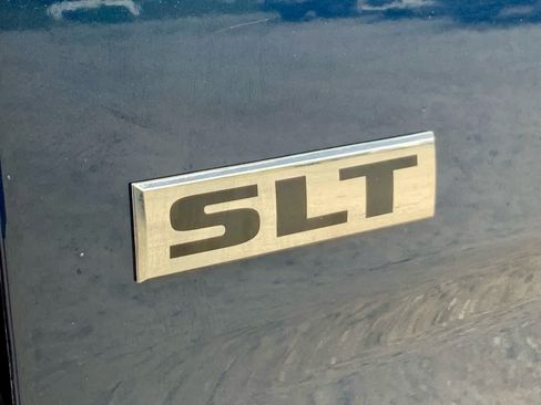 Used 2023 RAM 1500 Classic SLT AWD/4WD image 20