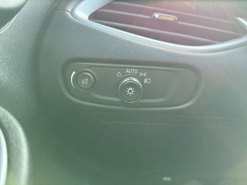 Used 2024 Chevrolet Malibu LT image 21